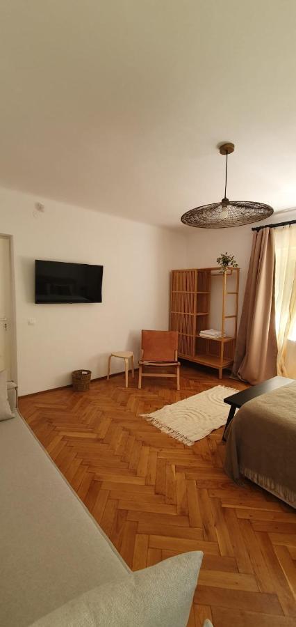 The Pines Serviced Apartments Braşov Exteriör bild