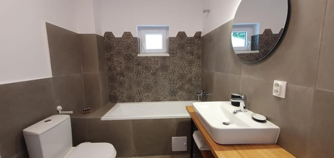 The Pines Serviced Apartments Braşov Exteriör bild