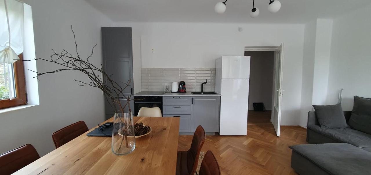The Pines Serviced Apartments Braşov Exteriör bild