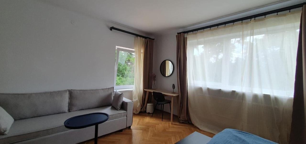 The Pines Serviced Apartments Braşov Exteriör bild
