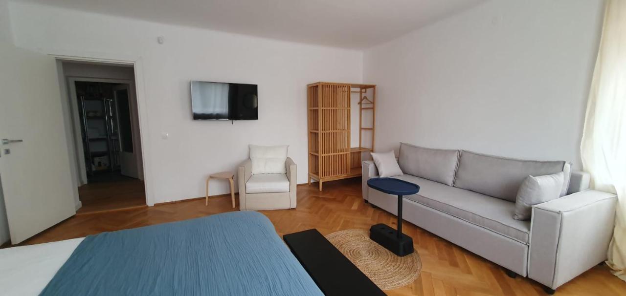 The Pines Serviced Apartments Braşov Exteriör bild